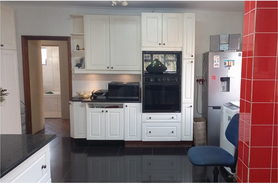 5 Bedroom Property for Sale in Retreat Western Cape